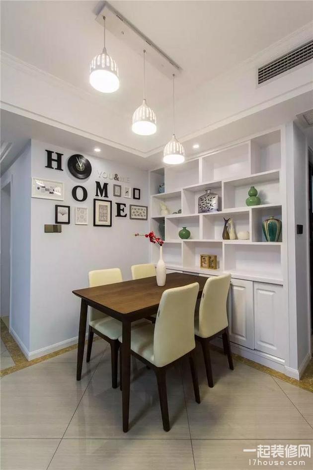 小户型餐厅可以做上一个定制餐边柜,储物空间更多 小户型餐厅可以做上一个定制餐边柜,储物空间更多